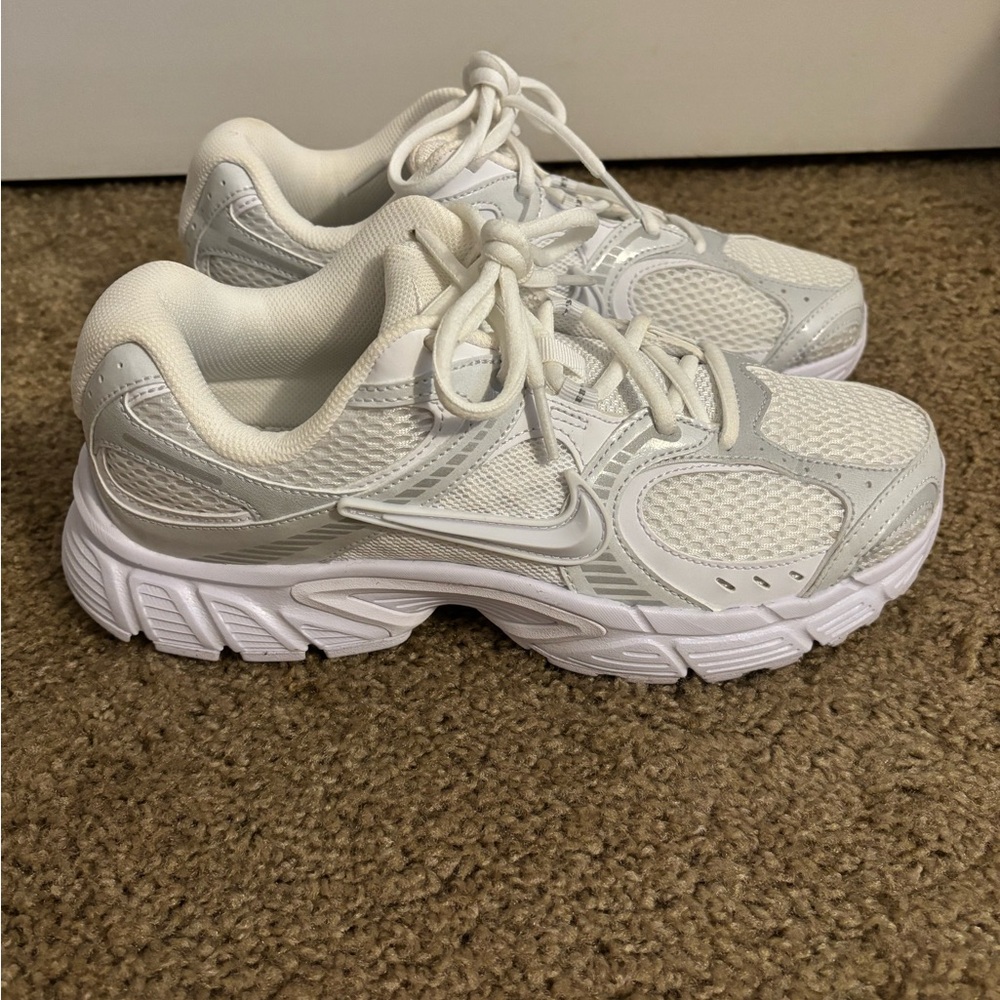 Nike White Women's Sneakers